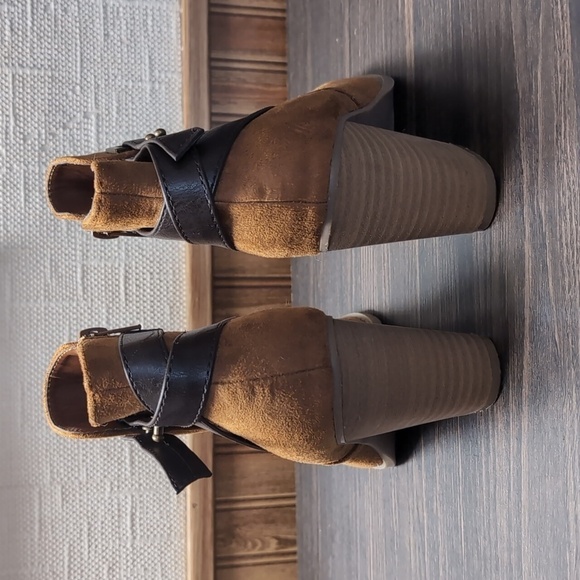 Diba Bronze Faux Suede Heeled Bootie Size 7 - Picture 2 of 6